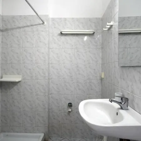 Budget Town Apartment *